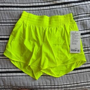 Lululemon Hotty Hot High-Rise Lined Short 4" neon yellow size 6 NWT